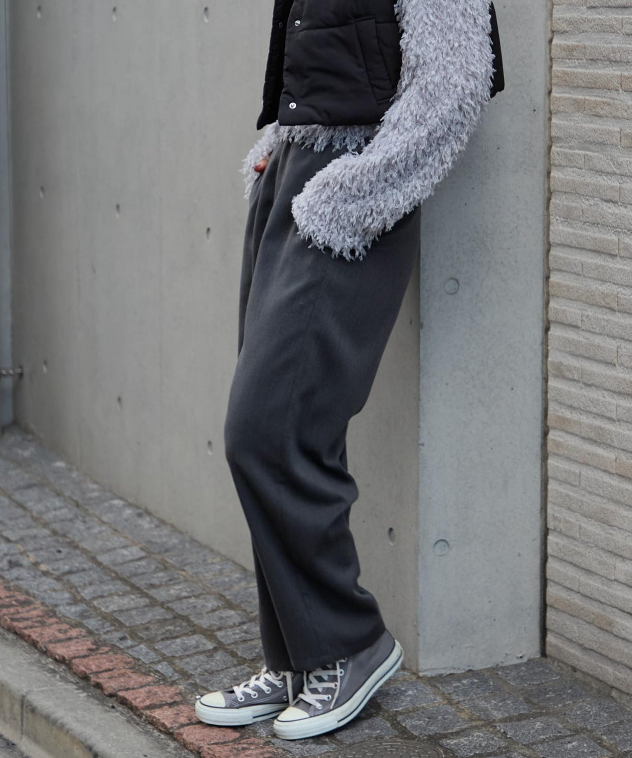 テーパードカーブパンツ