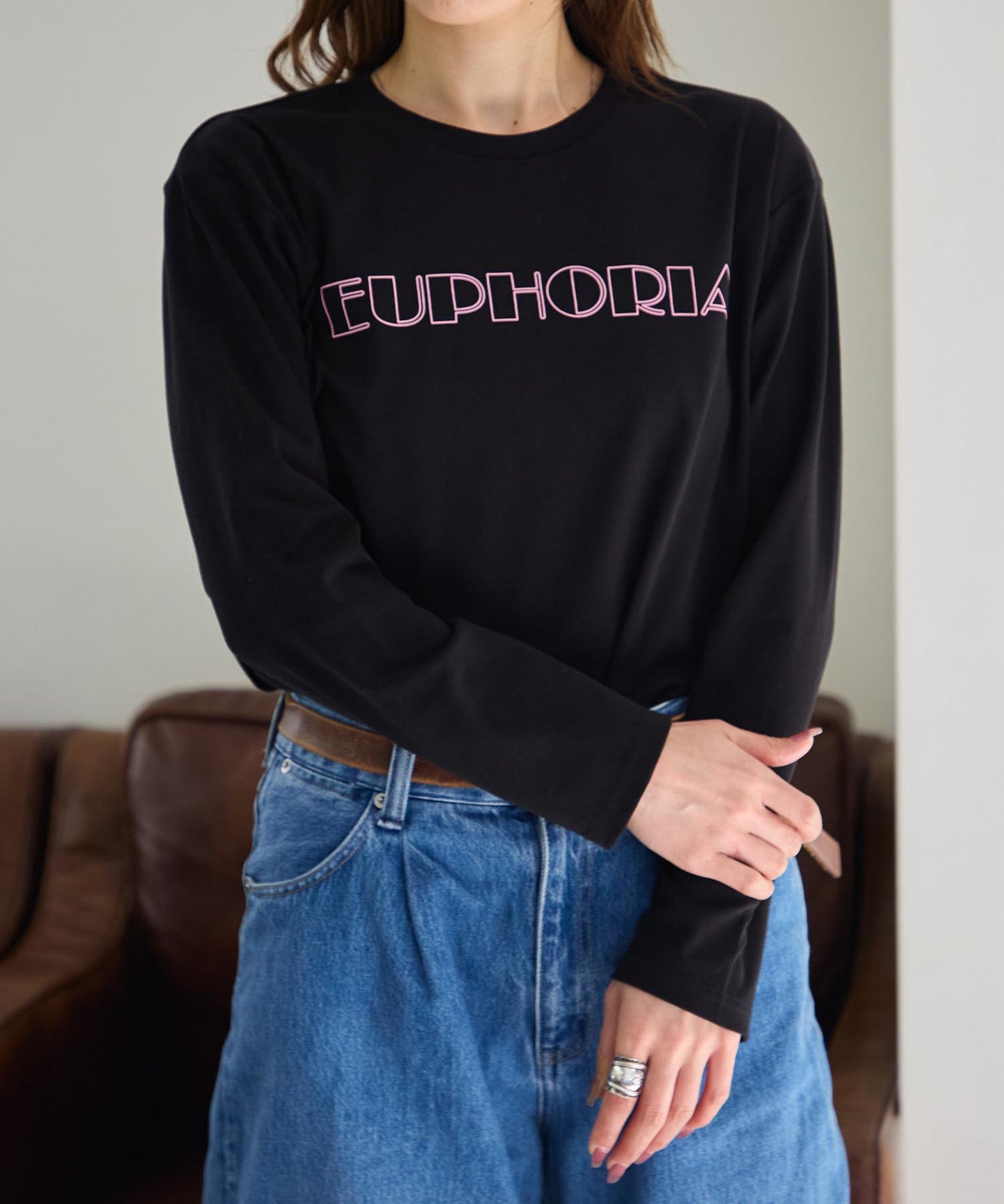 長袖カラーロゴプリントTシャツ