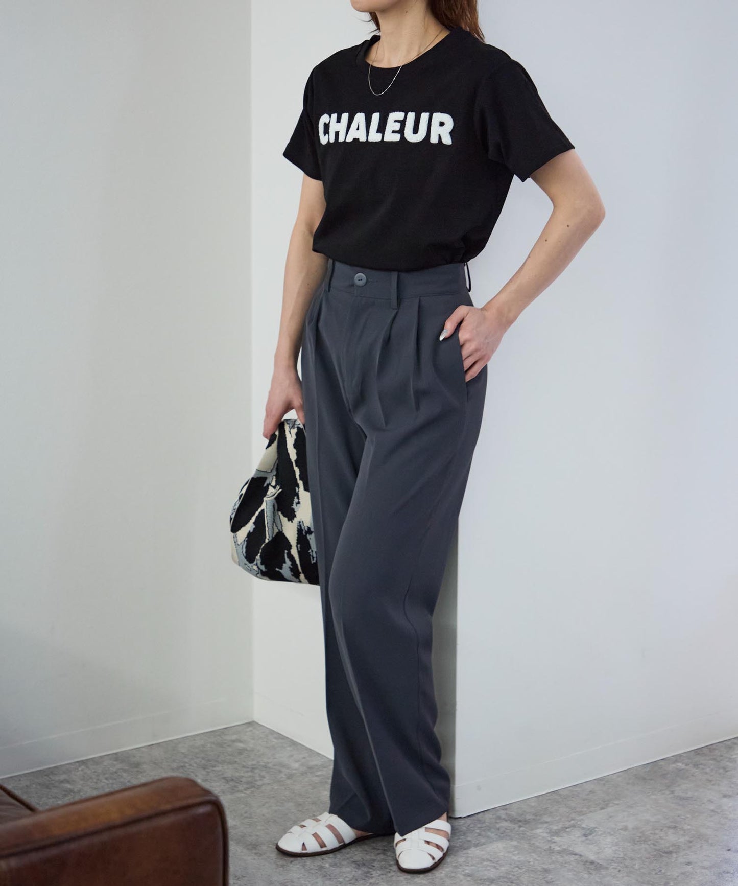 パイル刺繍ロゴTシャツ