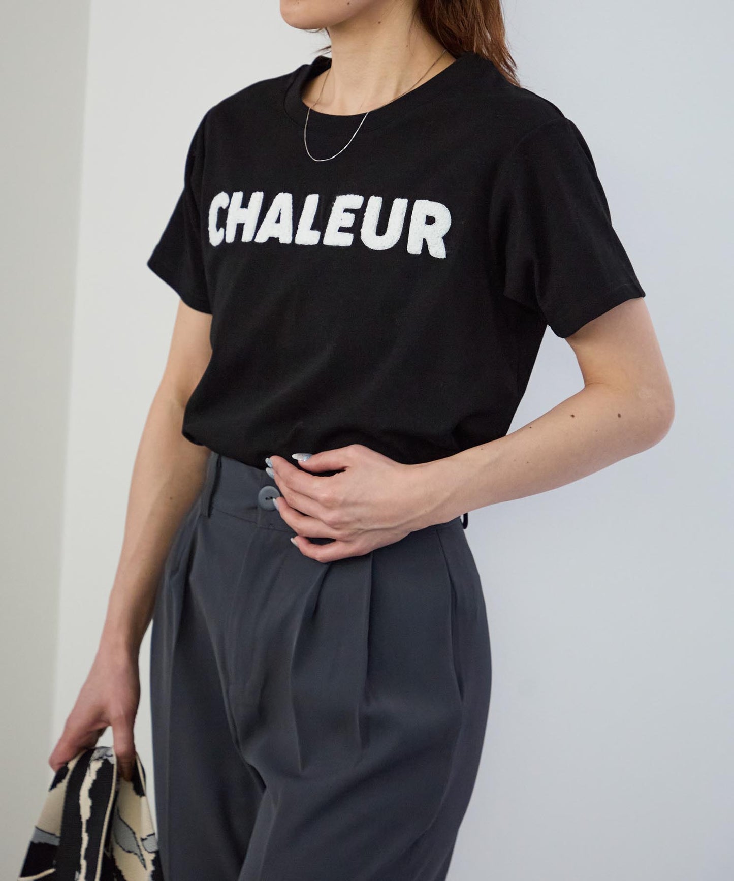 パイル刺繍ロゴTシャツ