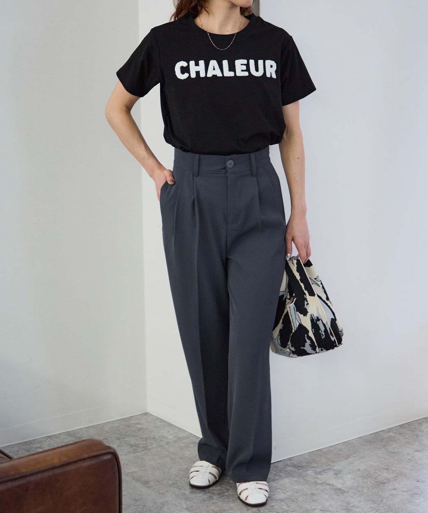 パイル刺繍ロゴTシャツ