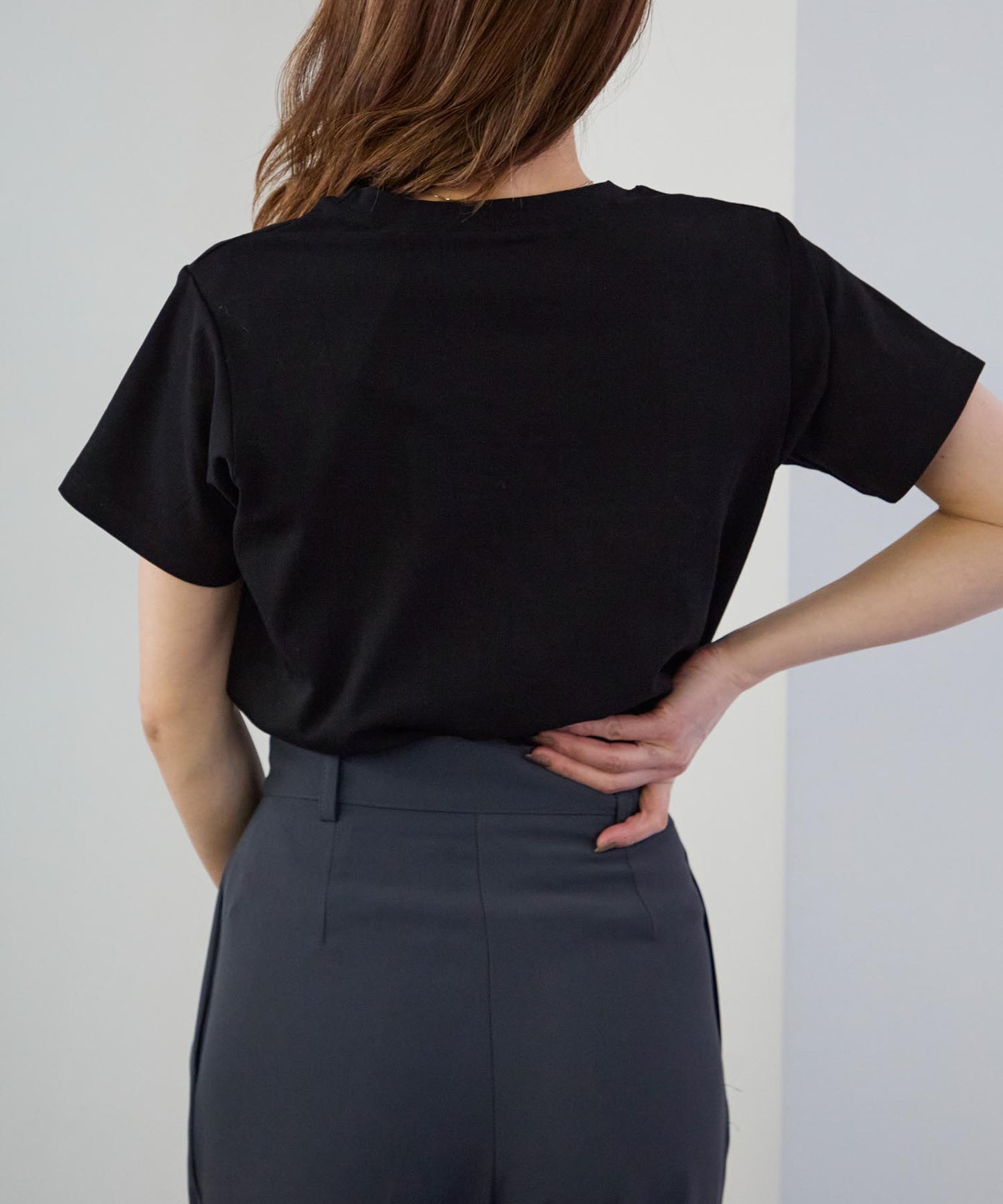 パイル刺繍ロゴTシャツ