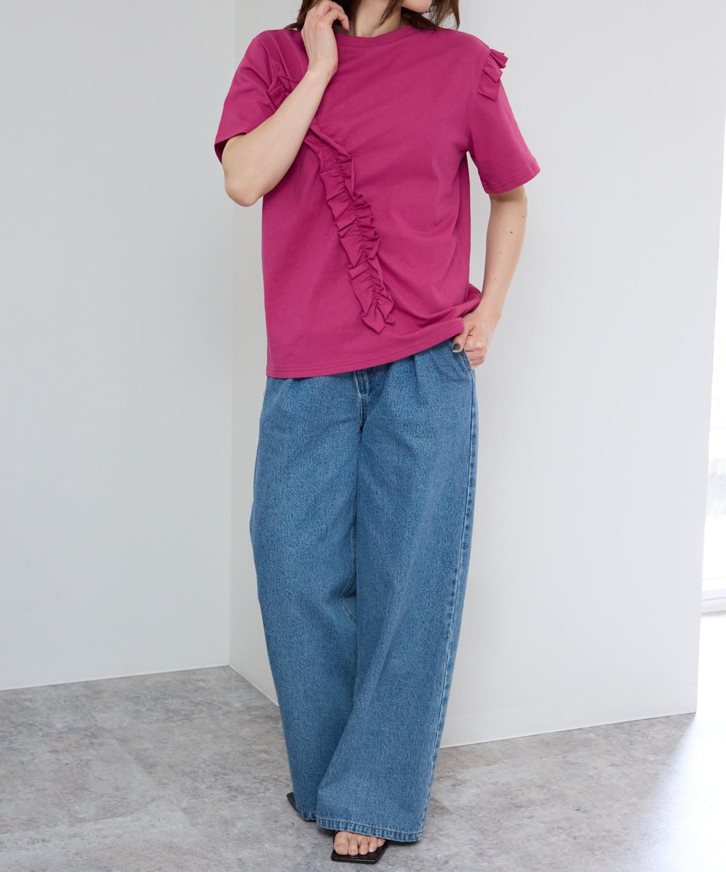 アシンメトリーフリル半袖Tシャツ