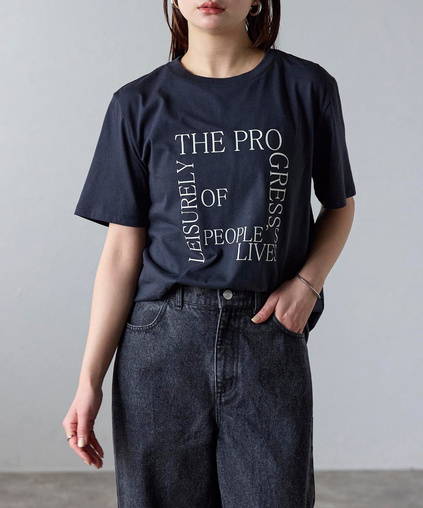 スクエアロゴで魅せる スーピマ半袖Tシャツ