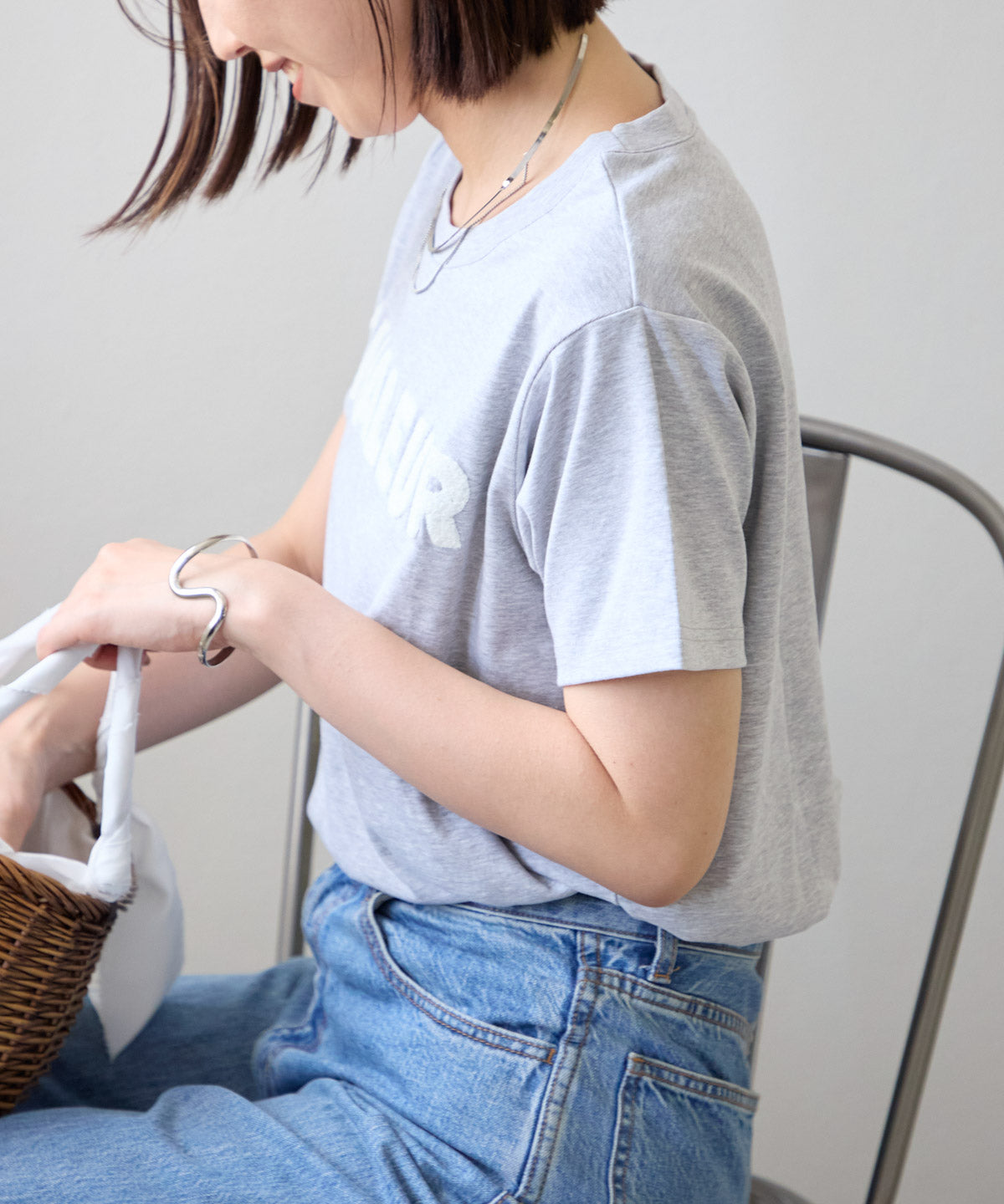 パイル刺繍ロゴTシャツ