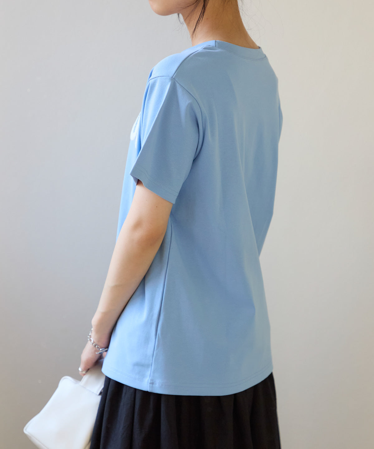 パイル刺繍ロゴTシャツ