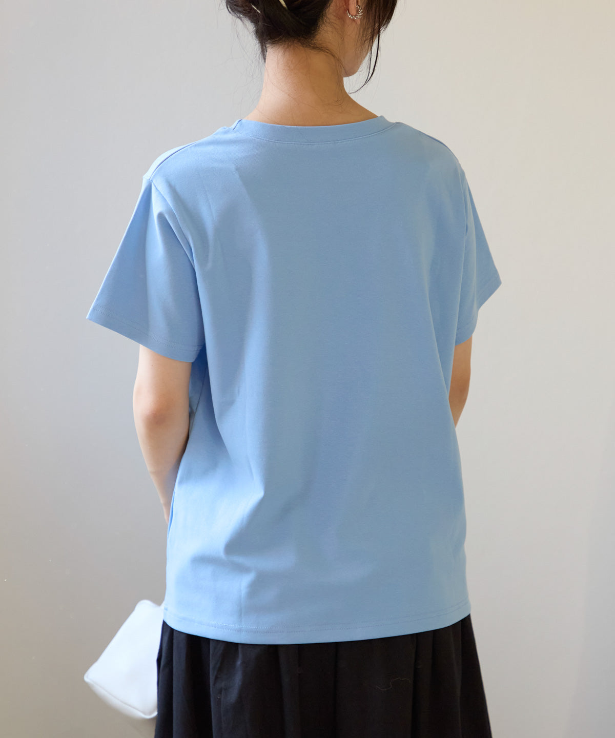 パイル刺繍ロゴTシャツ