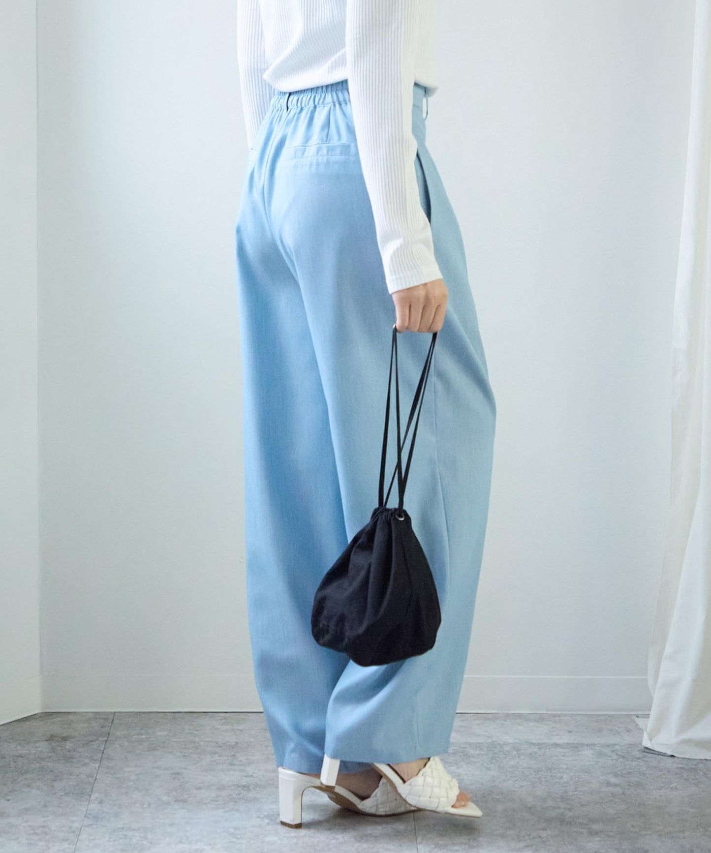 テーパードカーブパンツ