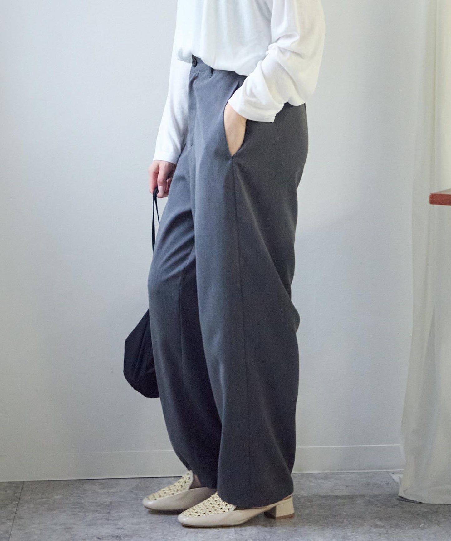 テーパードカーブパンツ