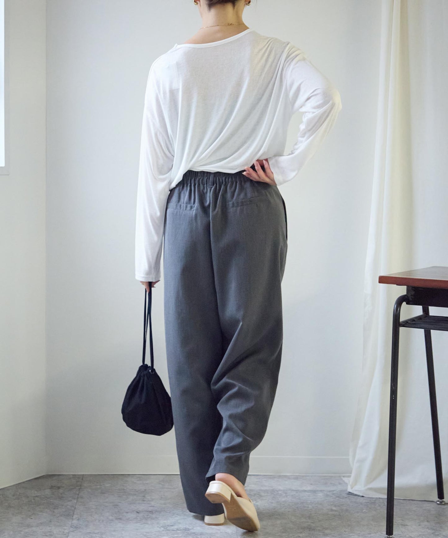テーパードカーブパンツ