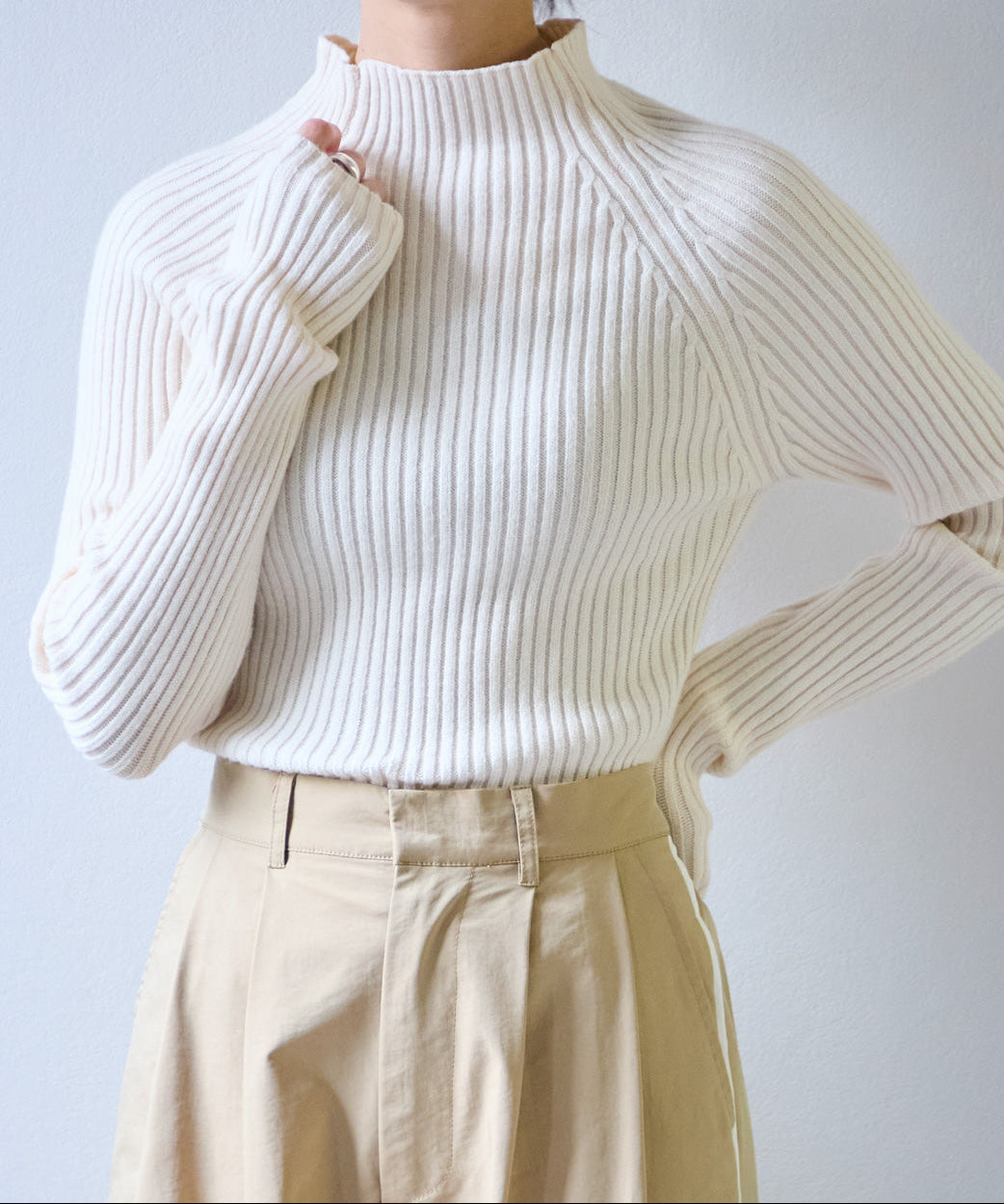 ボトルネックリブニットプルオーバー
