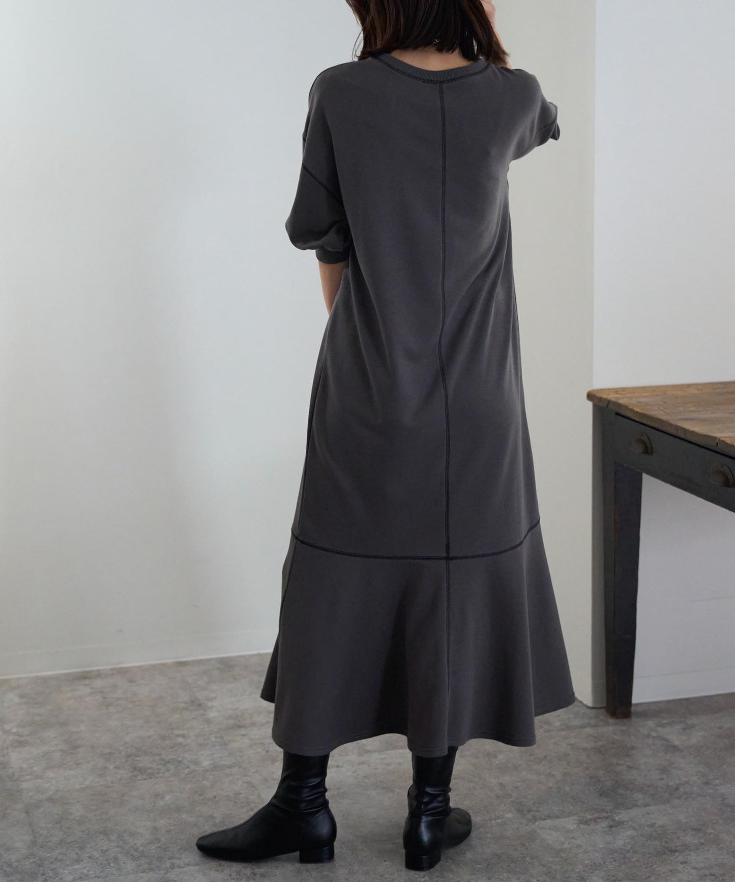 配色ステッチ裏毛ワンピース