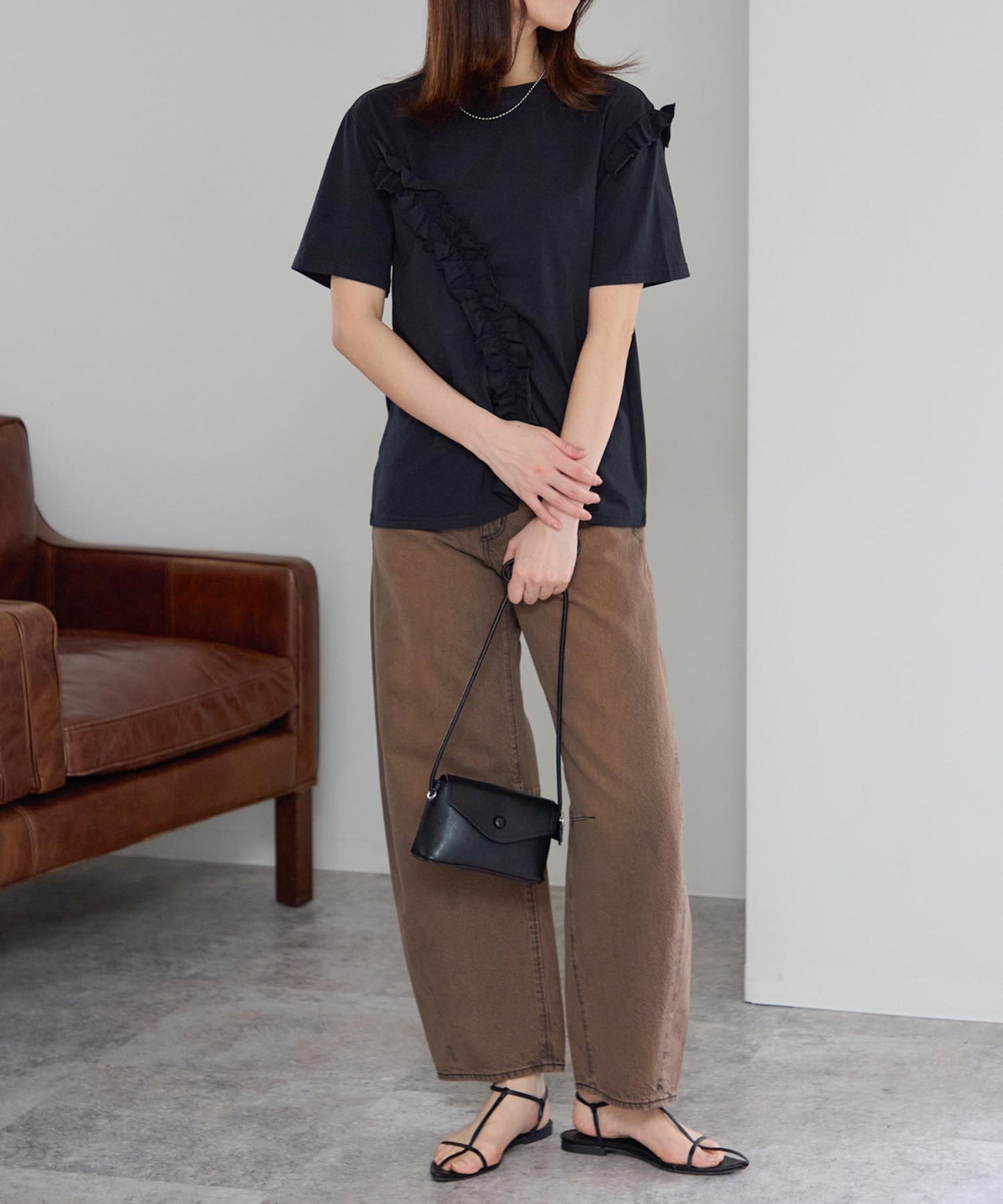 アシンメトリーフリル半袖Tシャツ