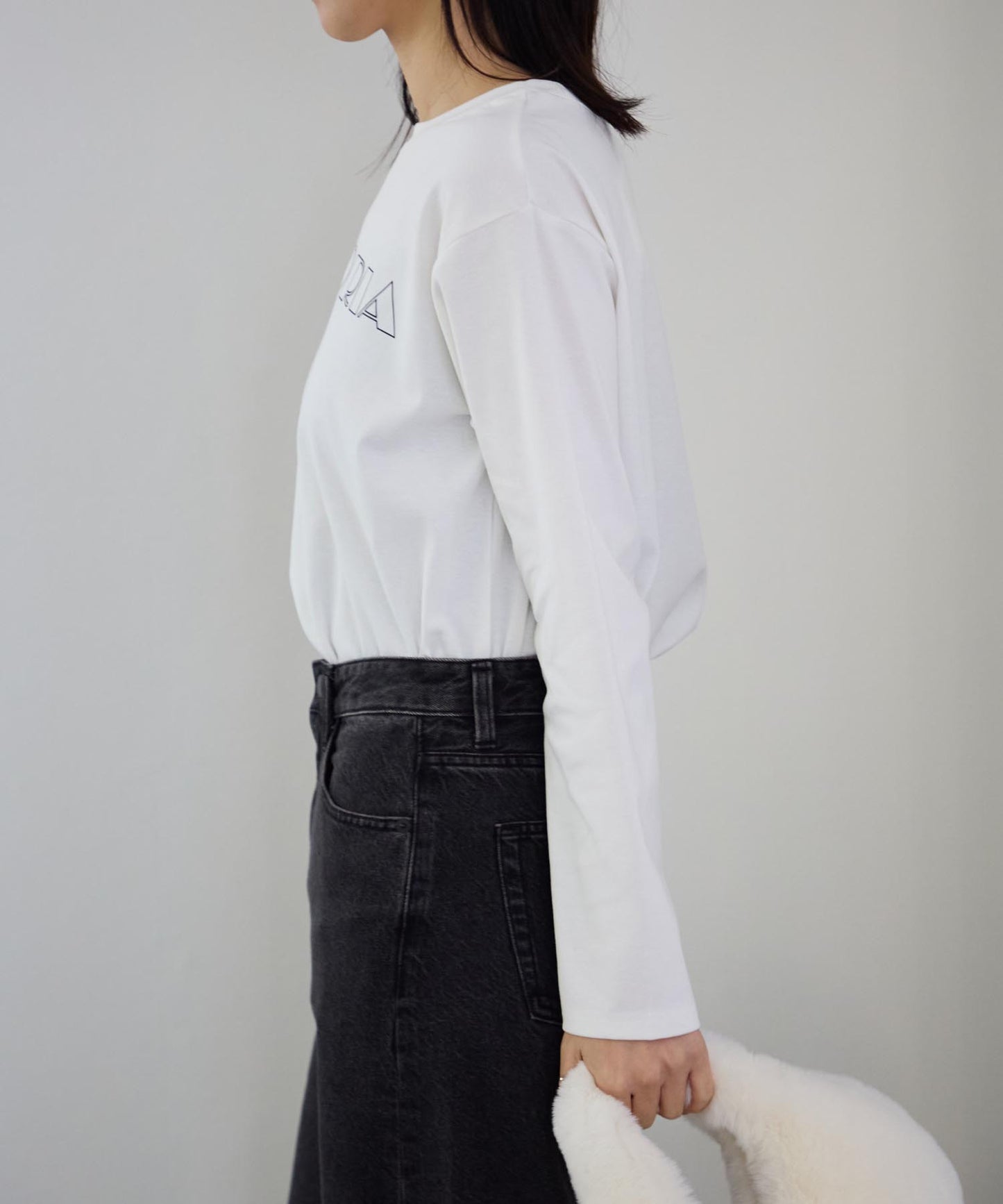 長袖カラーロゴプリントTシャツ