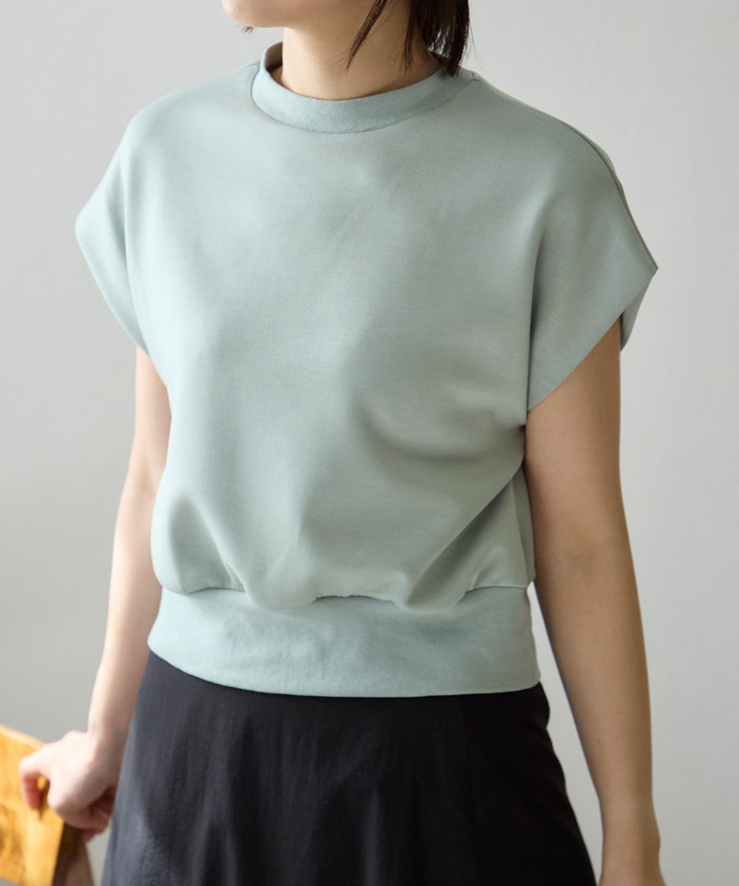 ショート丈ポンチTシャツ