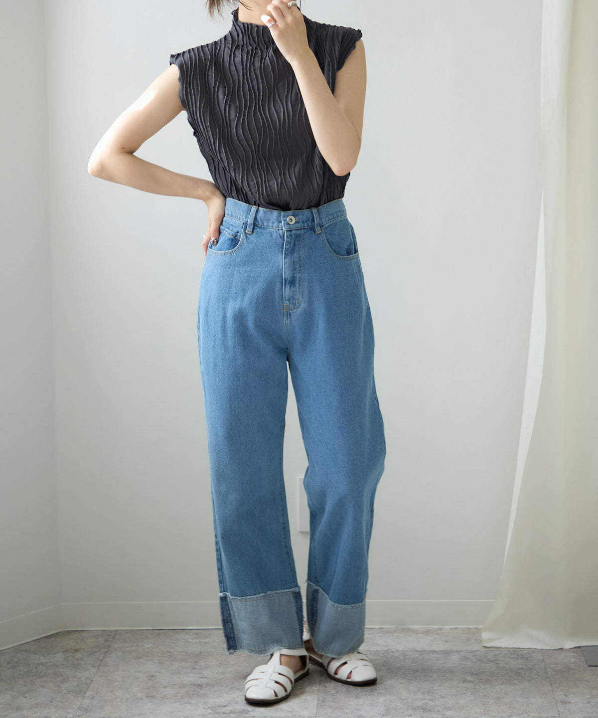 ロールアップデニムパンツ
