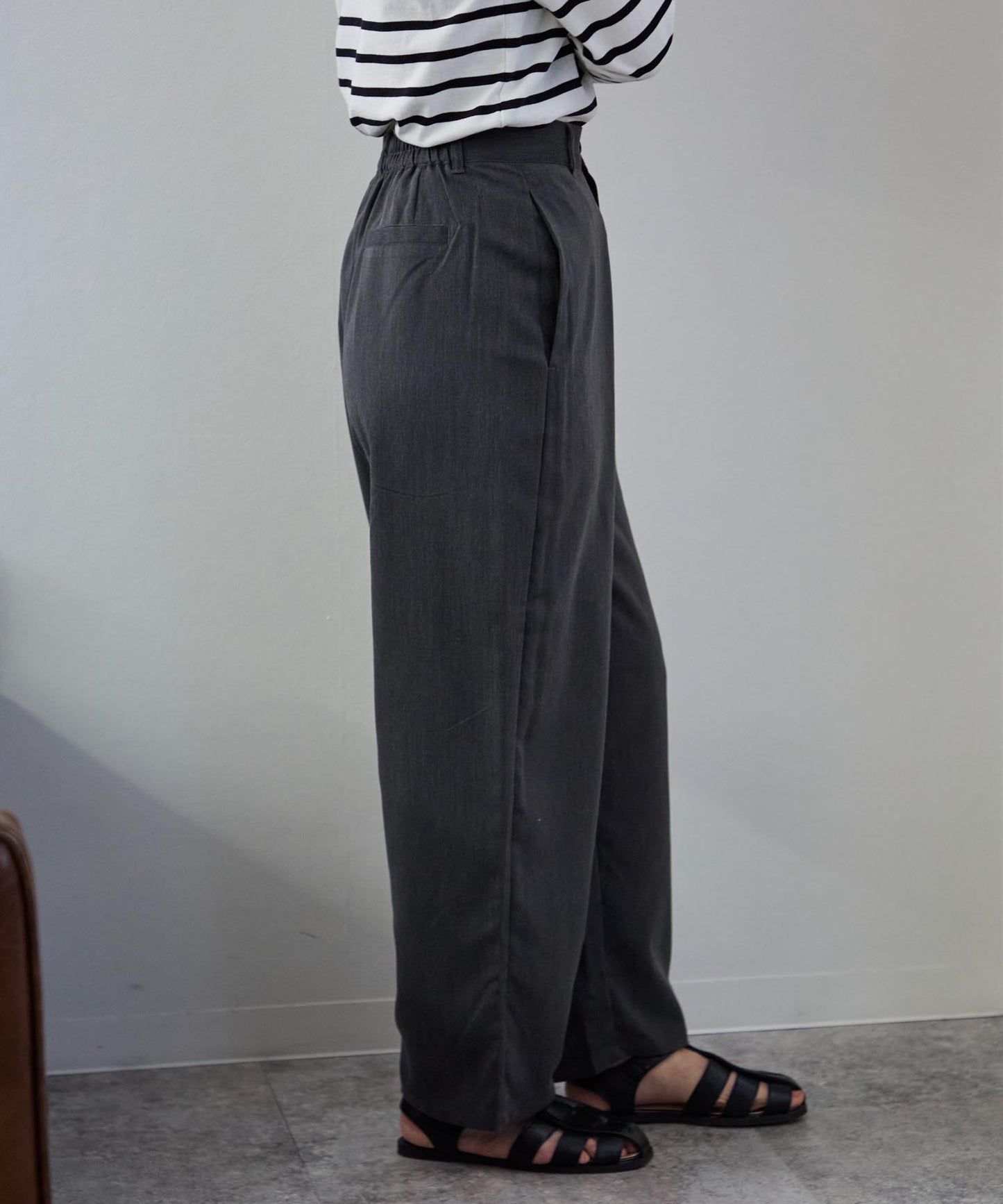 テーパードカーブパンツ