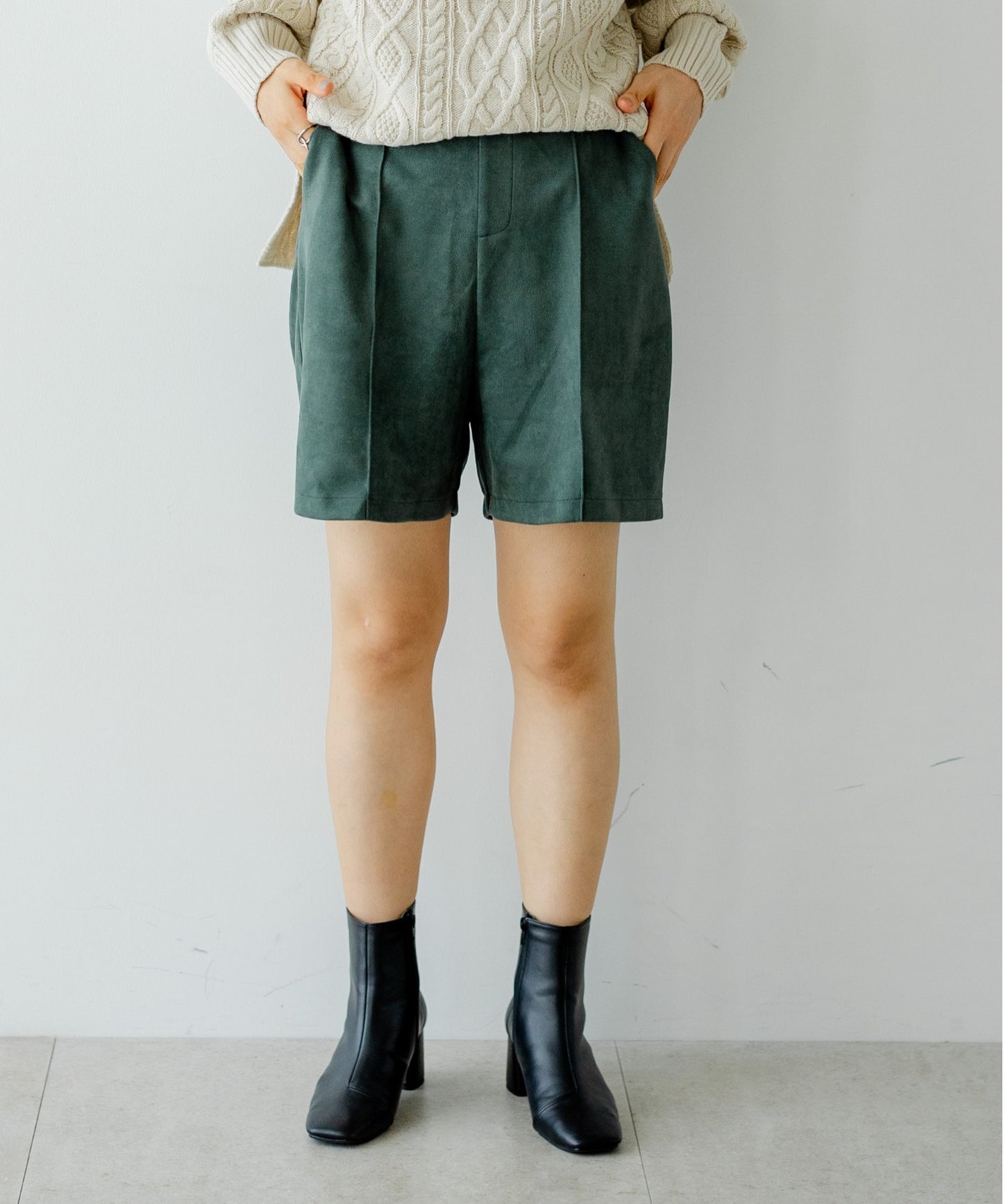ポンチスウェードショートパンツ