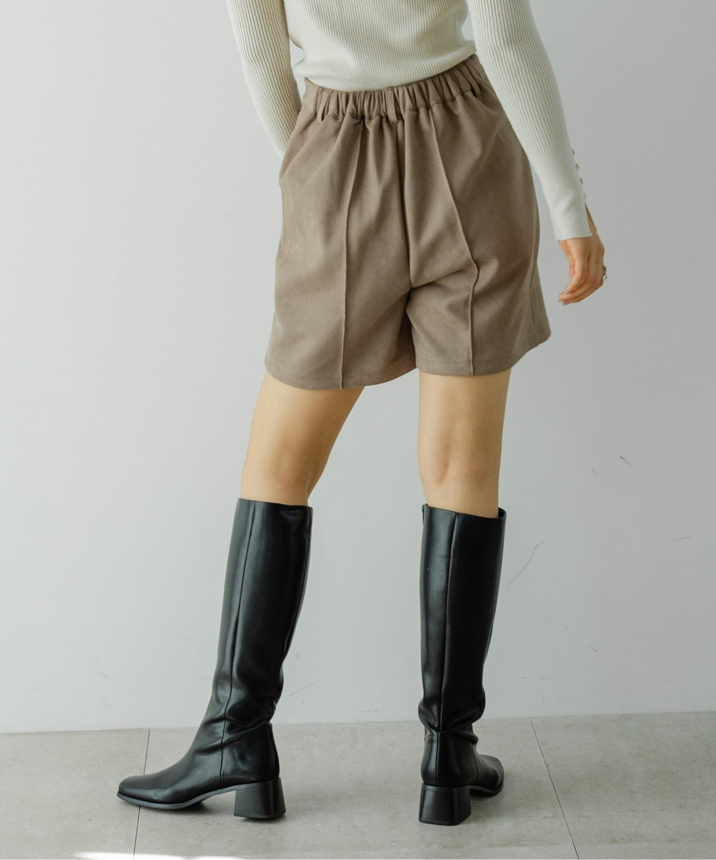 ポンチスウェードショートパンツ