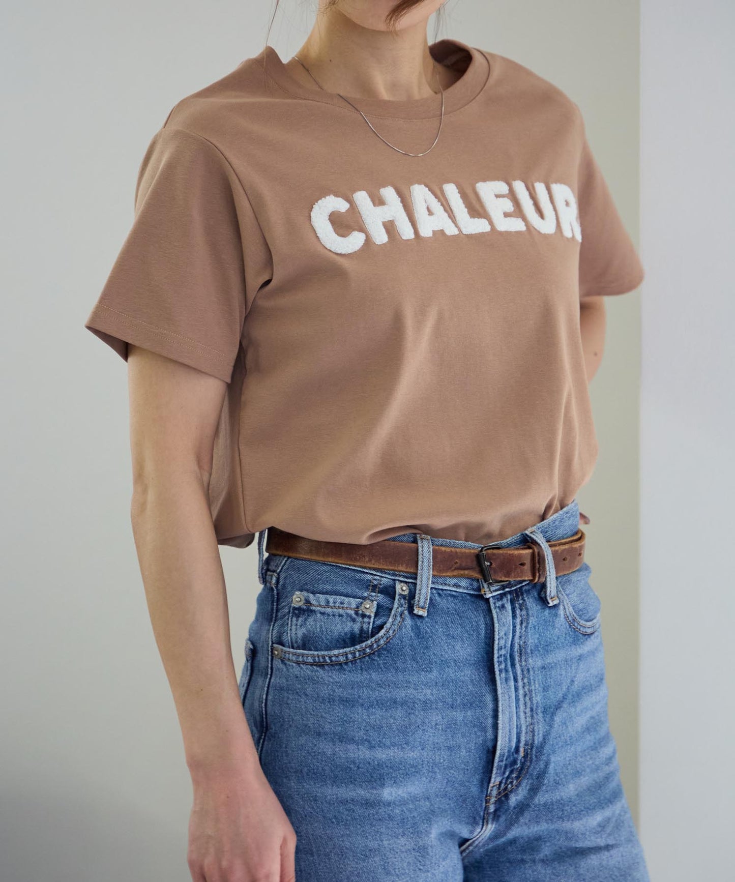 パイル刺繍ロゴTシャツ