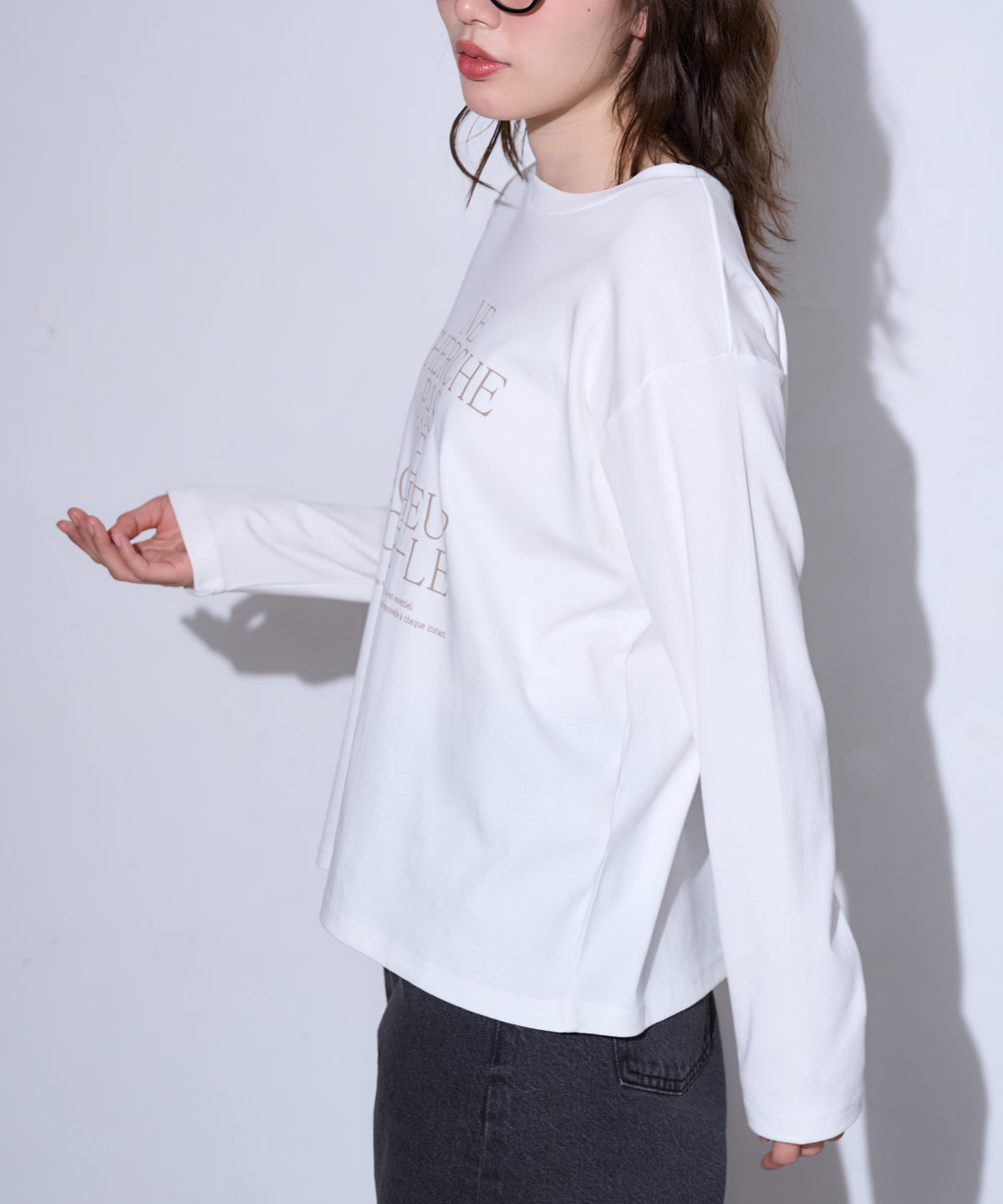 長袖ロゴプリントTシャツ