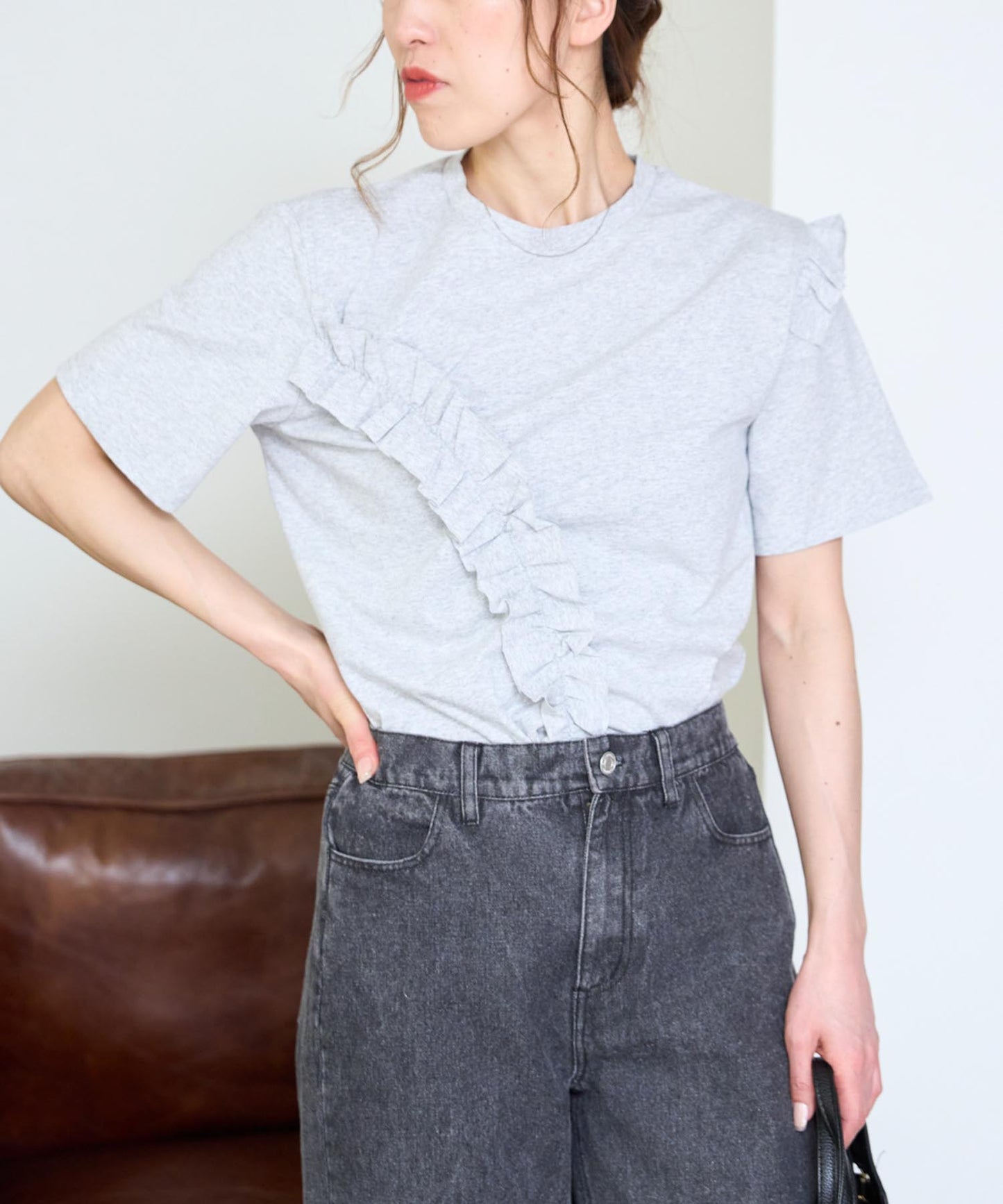 アシンメトリーフリル半袖Tシャツ