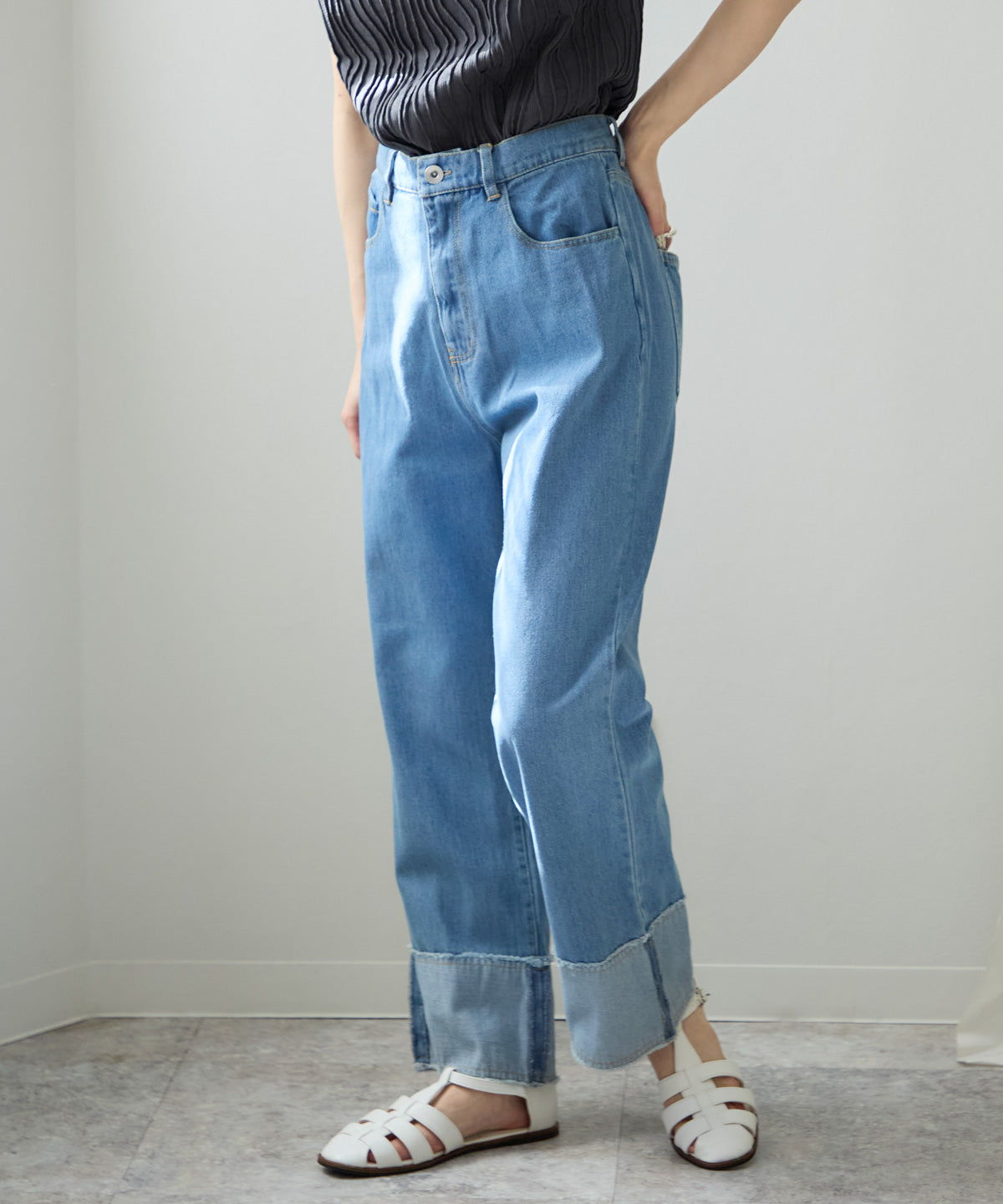 ロールアップデニムパンツ