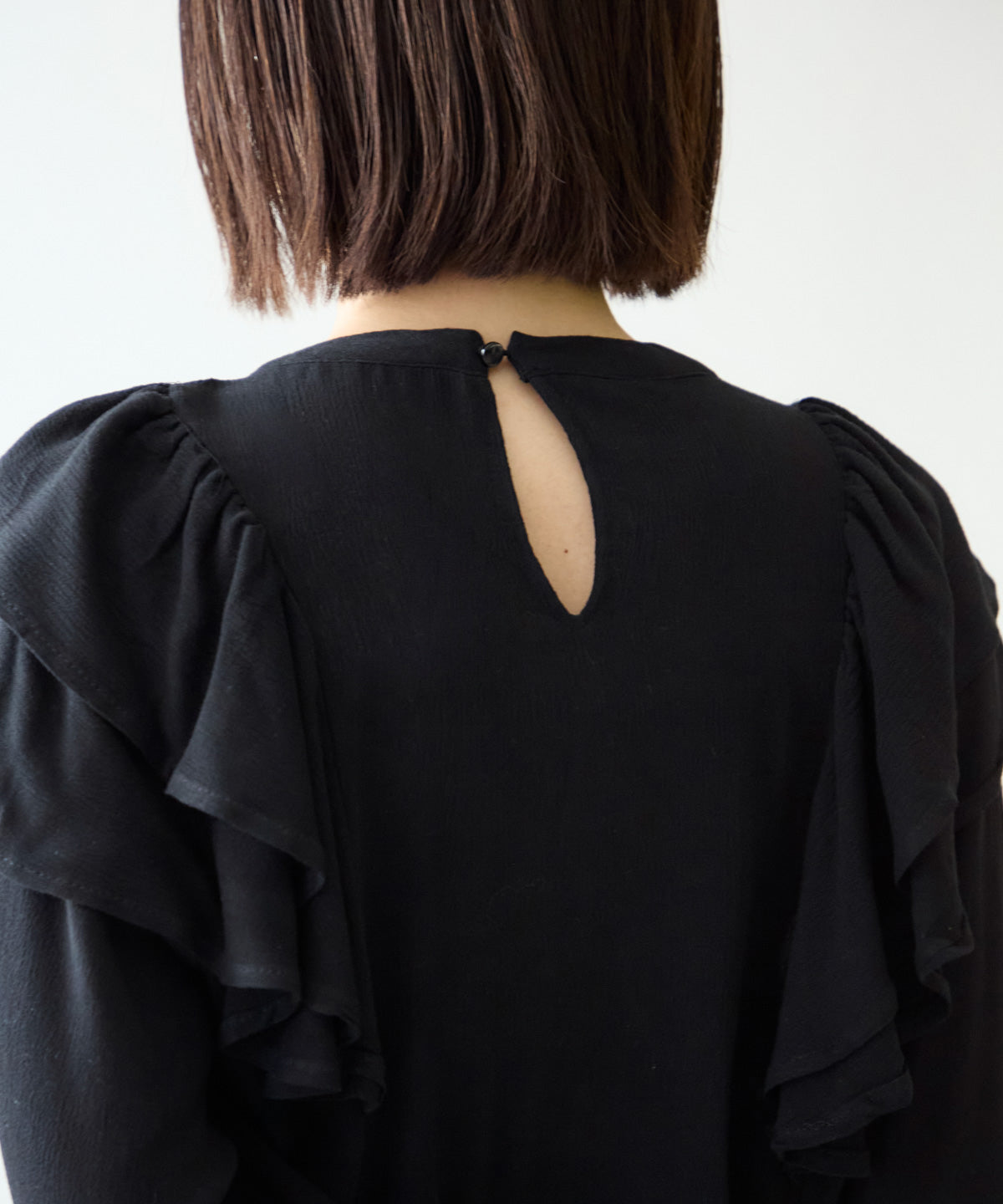 ショルダーフリルブラウス