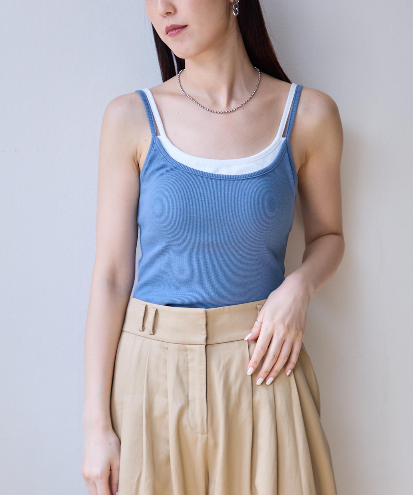 レイヤード風カップ付きキャミソール