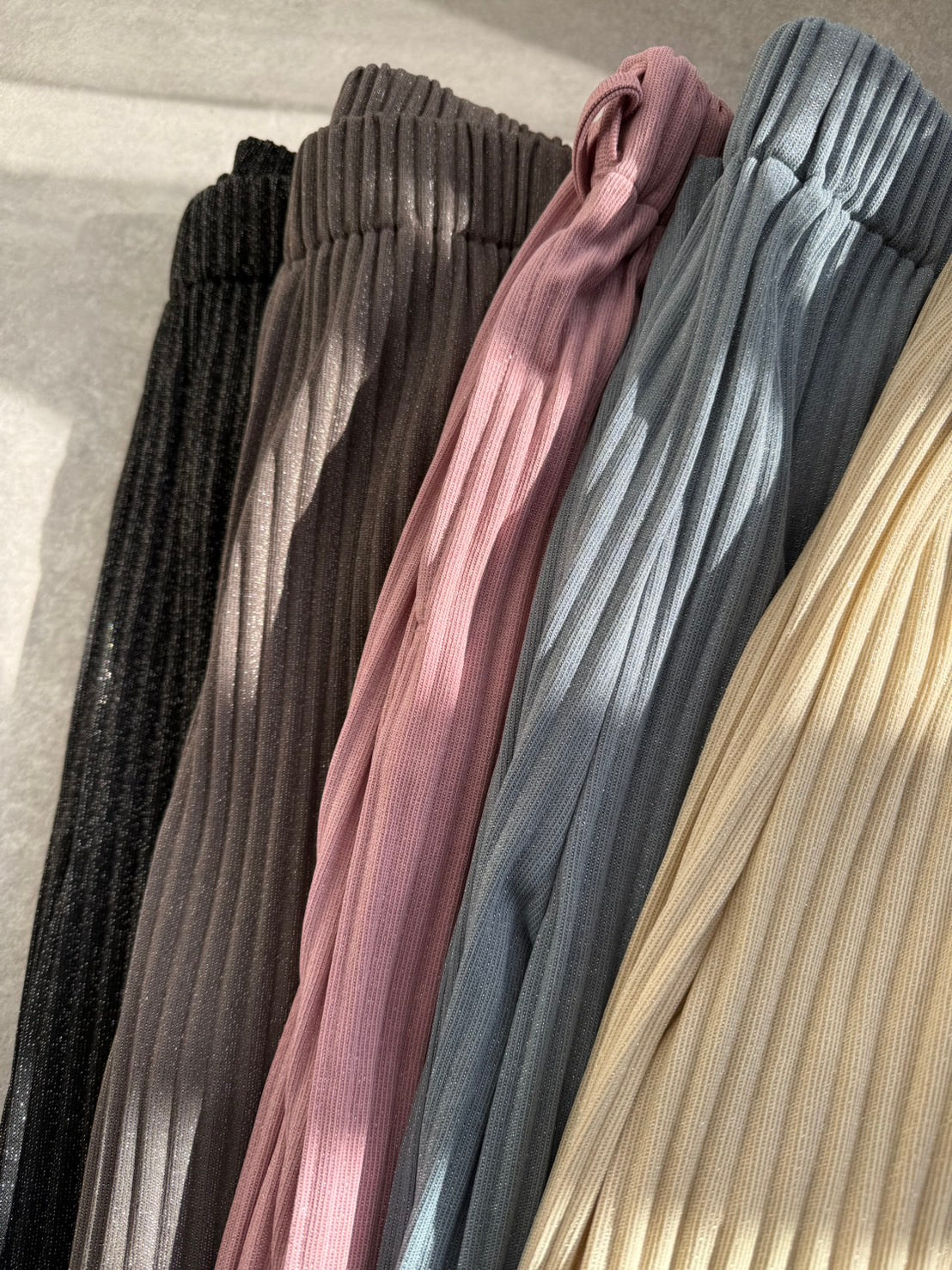 セルフカットラメプリーツパンツ