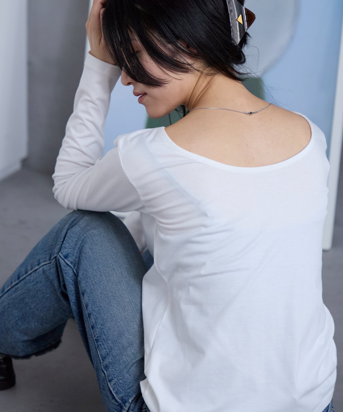 バックオープンTシャツ
