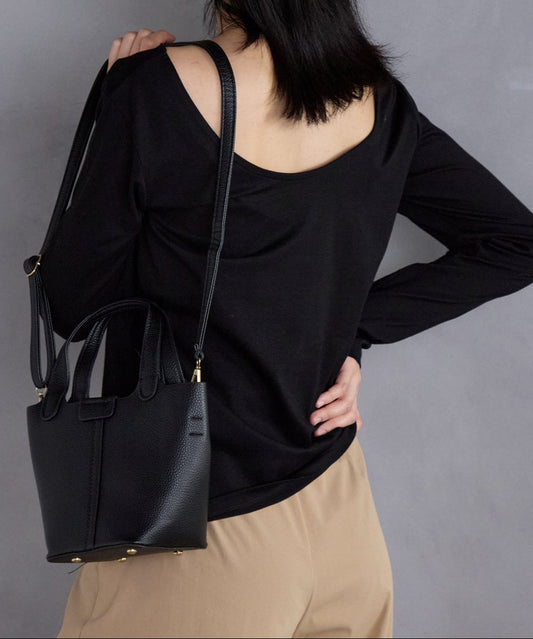 バックオープンTシャツ