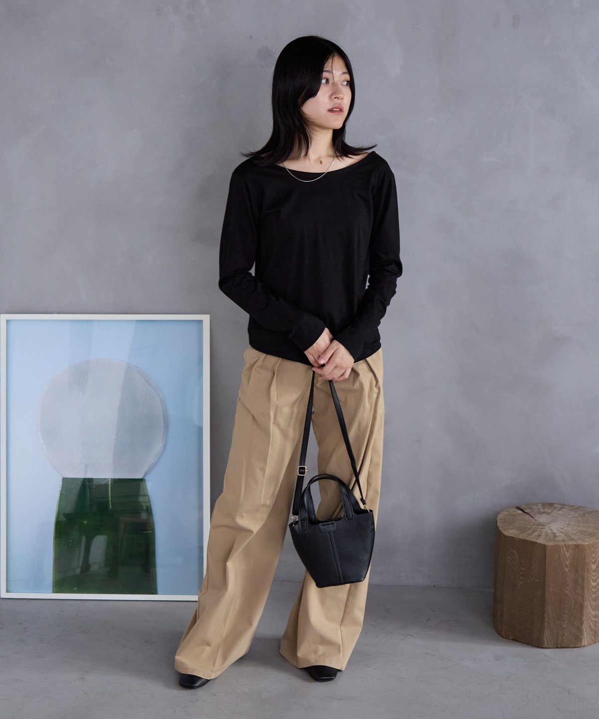 バックオープンTシャツ