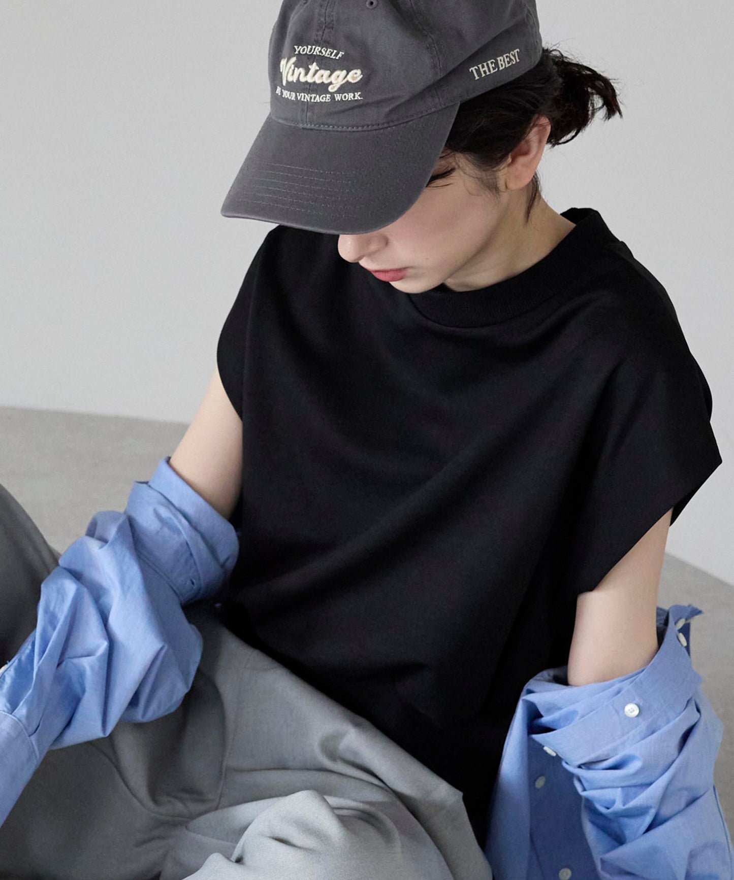 フレンチスリーブZIP付きトップス