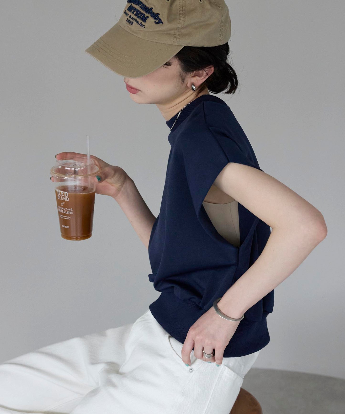 フレンチスリーブZIP付きトップス