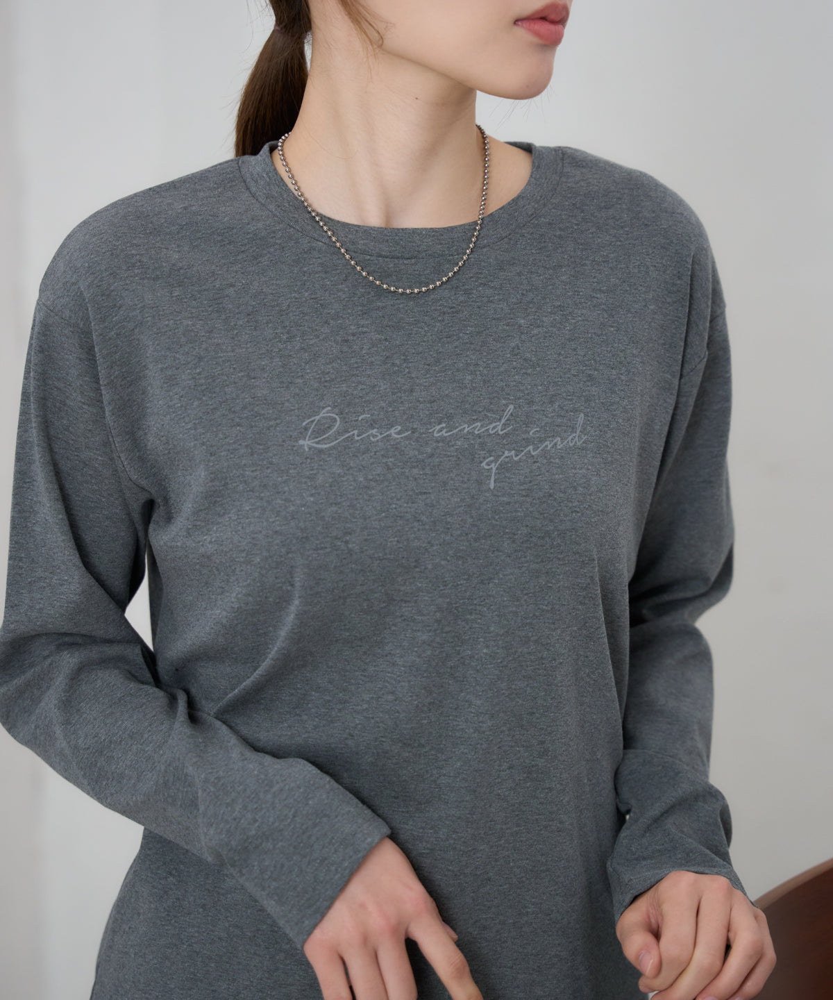 手描き風ロゴ 長袖Tシャツ / スーパーストレッチ