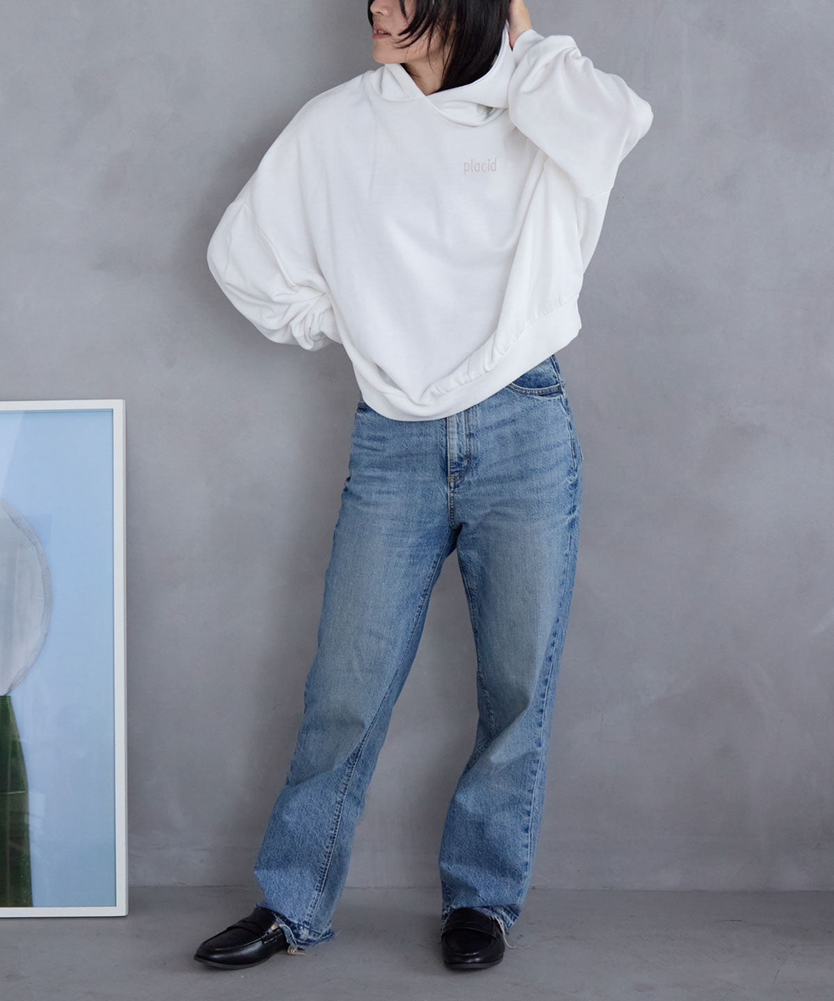 胸元ロゴデザインパーカー