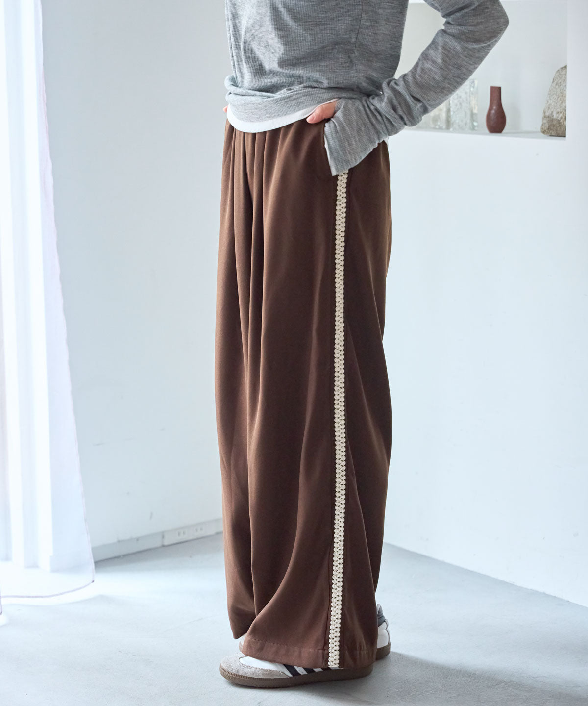 サイドレースラインパンツ