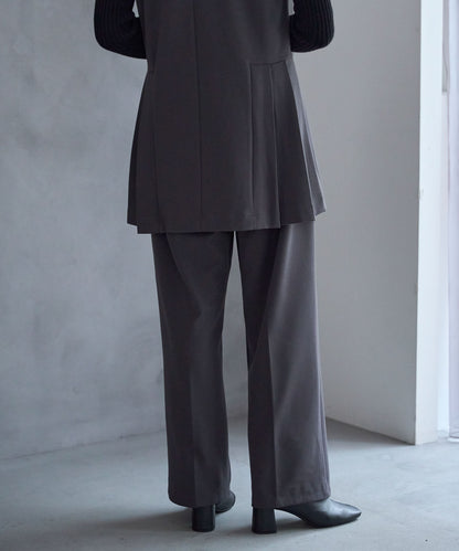 テーパードストレッチパンツ