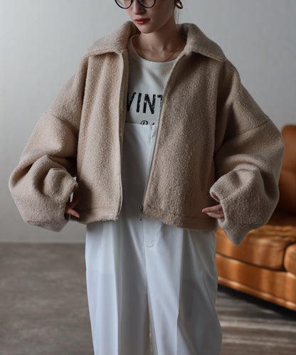 ショート丈 ボリュームスリーブ ボアジャケット