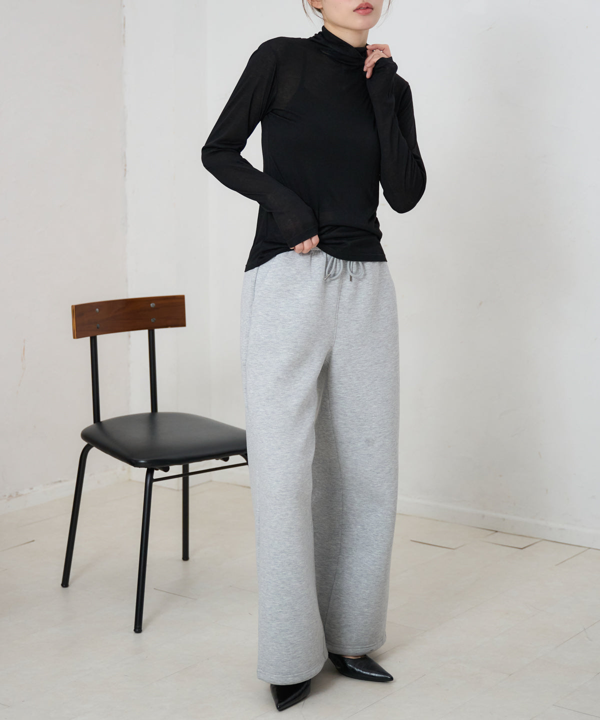 シアーハイネックトップス