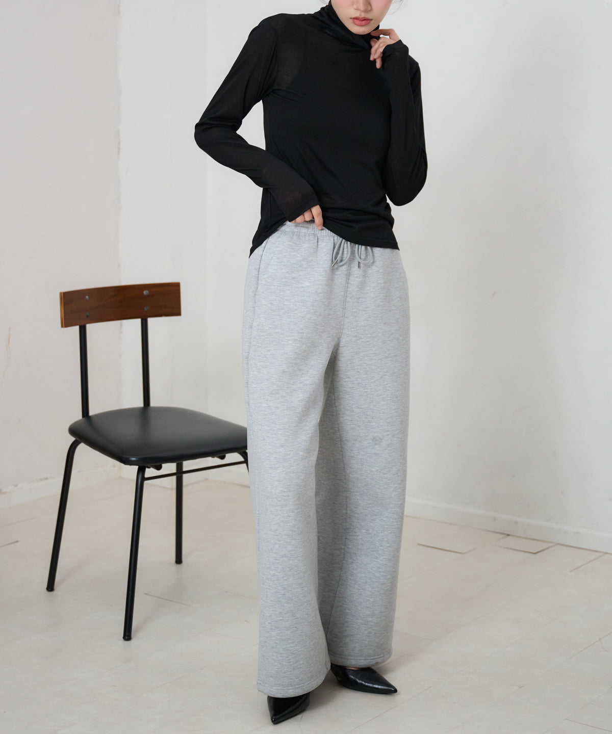 シアーハイネックトップス