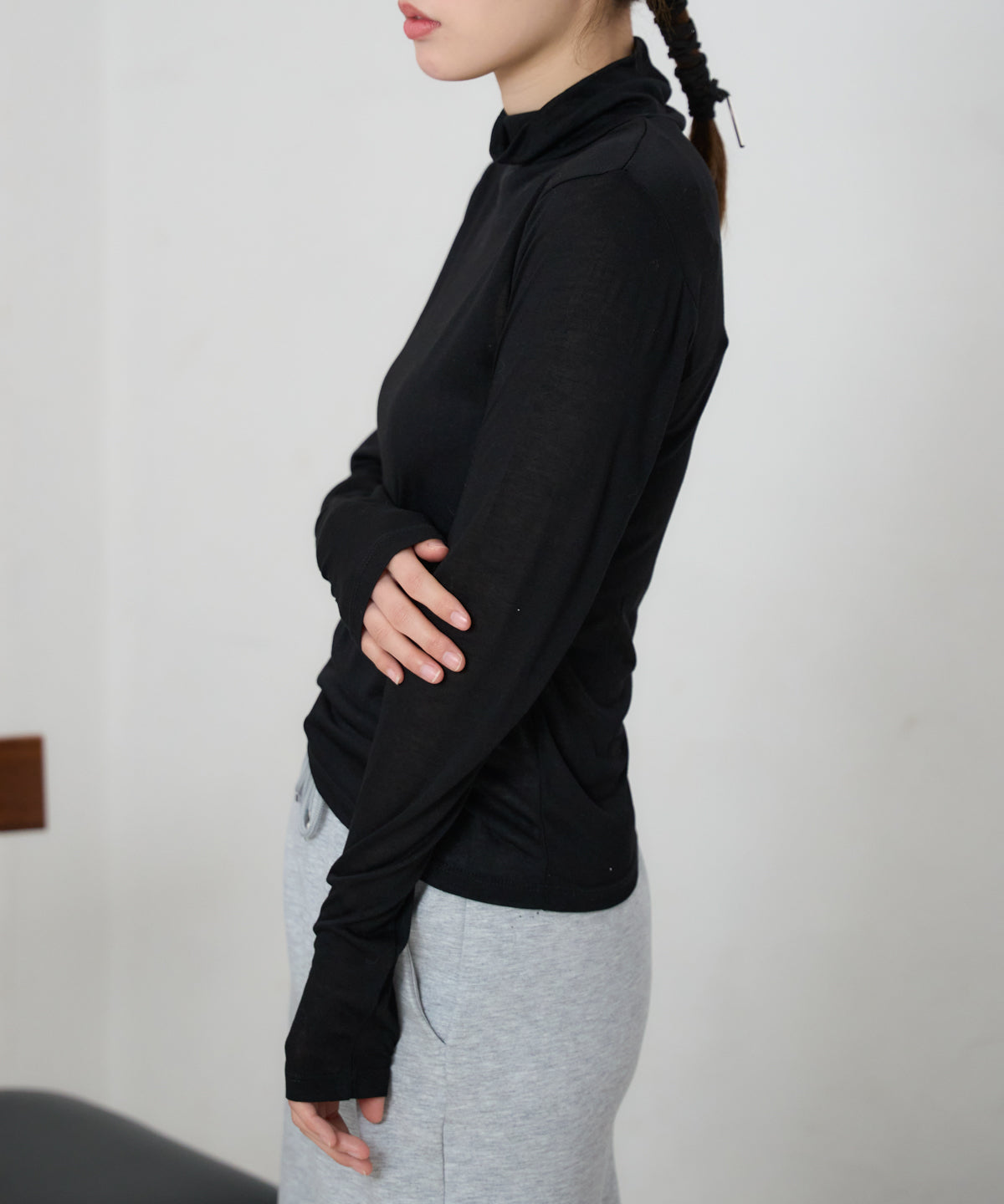 シアーハイネックトップス