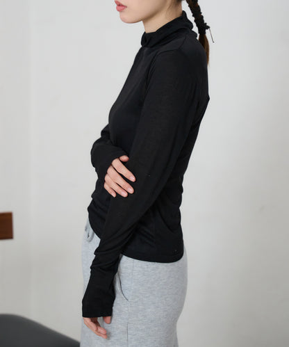 シアーハイネックトップス