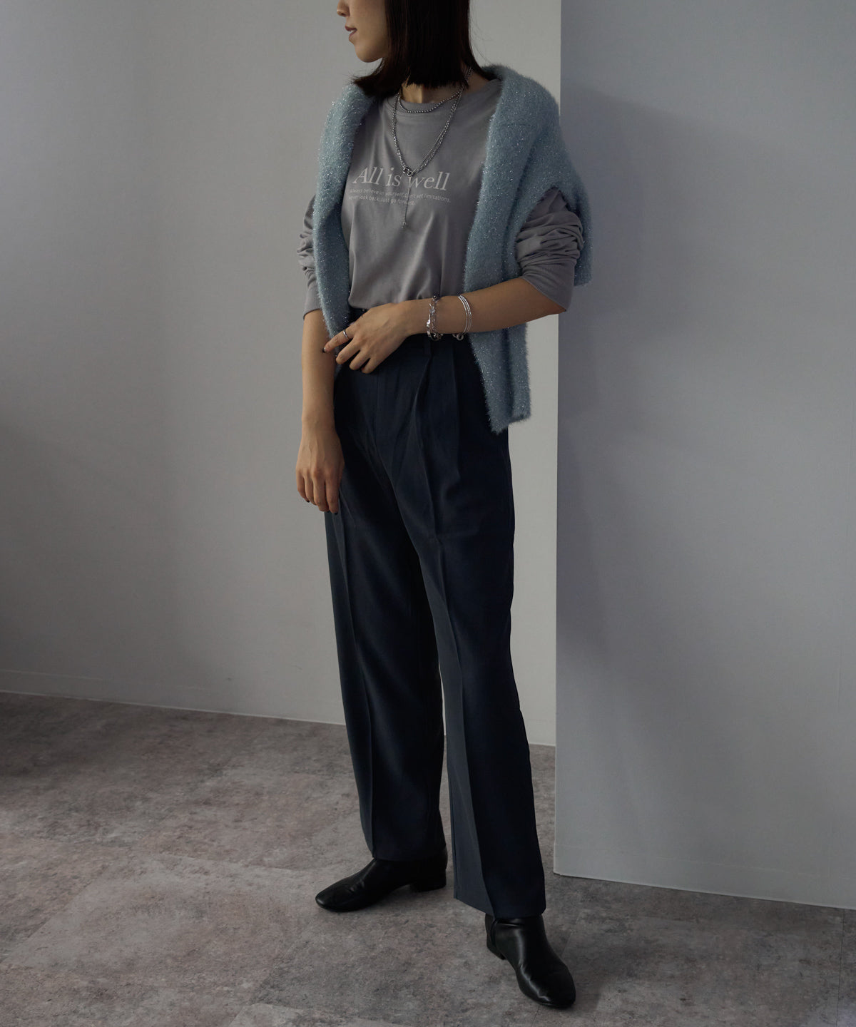 長袖ロゴTシャツ