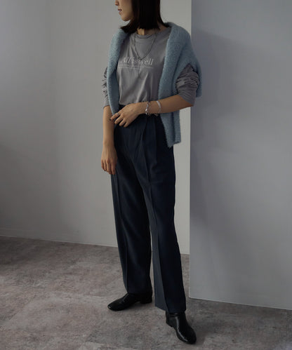 長袖ロゴTシャツ