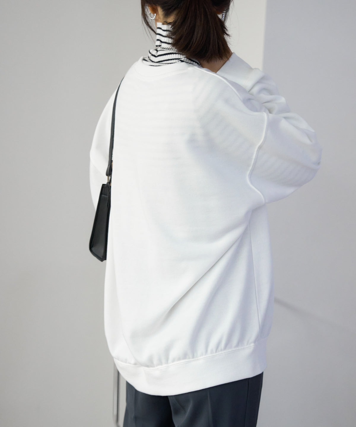 オーバーサイズ カレッジ風ロゴスウェット/トレーナー