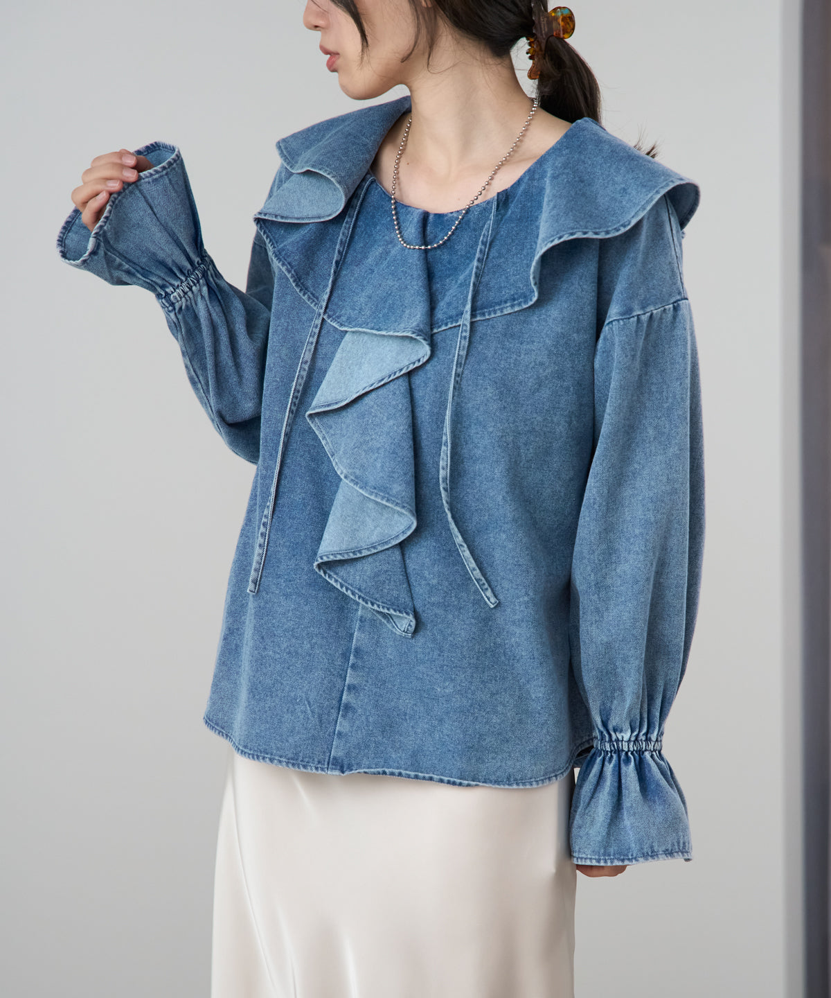 デニムフリルビッグカラーブラウス