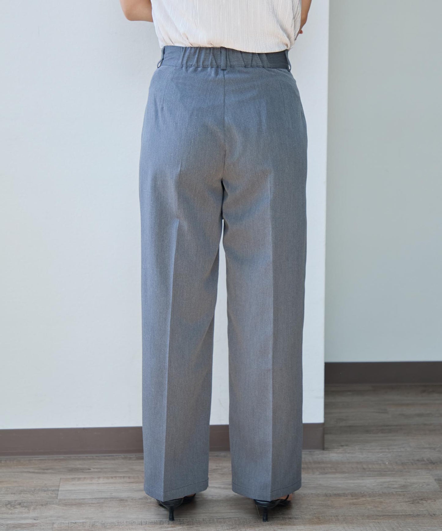 スカーフ付きタックパンツ