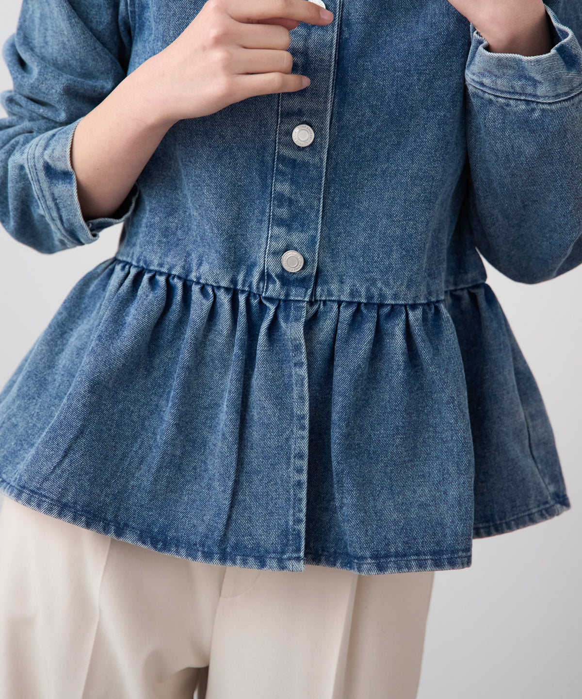 ペプラムデニムジャケット